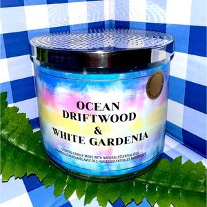 🕯️2/$35🕯️ BATH & BODY WORKS 3-wick candle - Ocean Driftwood & white gardenia